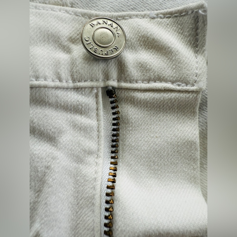 Banana Republic - Women’s White Skinny Jean - Size 28 - Excellent Condition - Picture 6 of 6